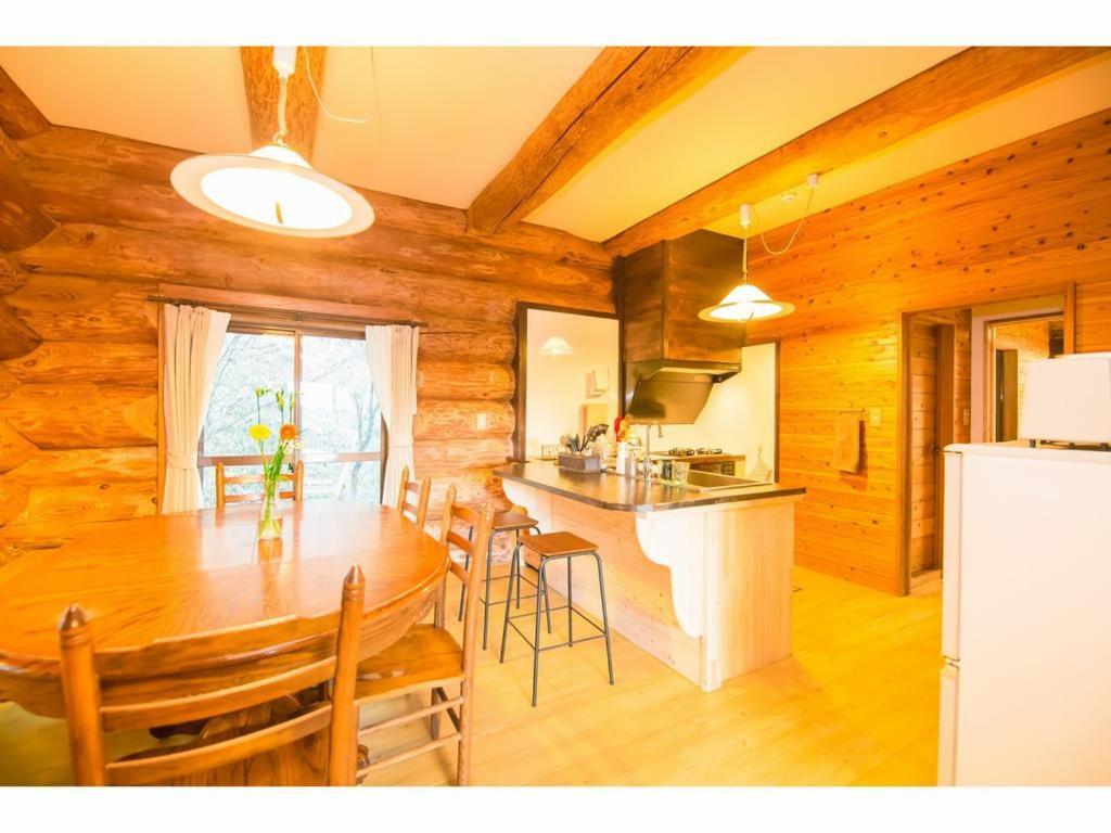 Yufuin Log House No Yado Tom Sawyer Hotel Bagian luar foto