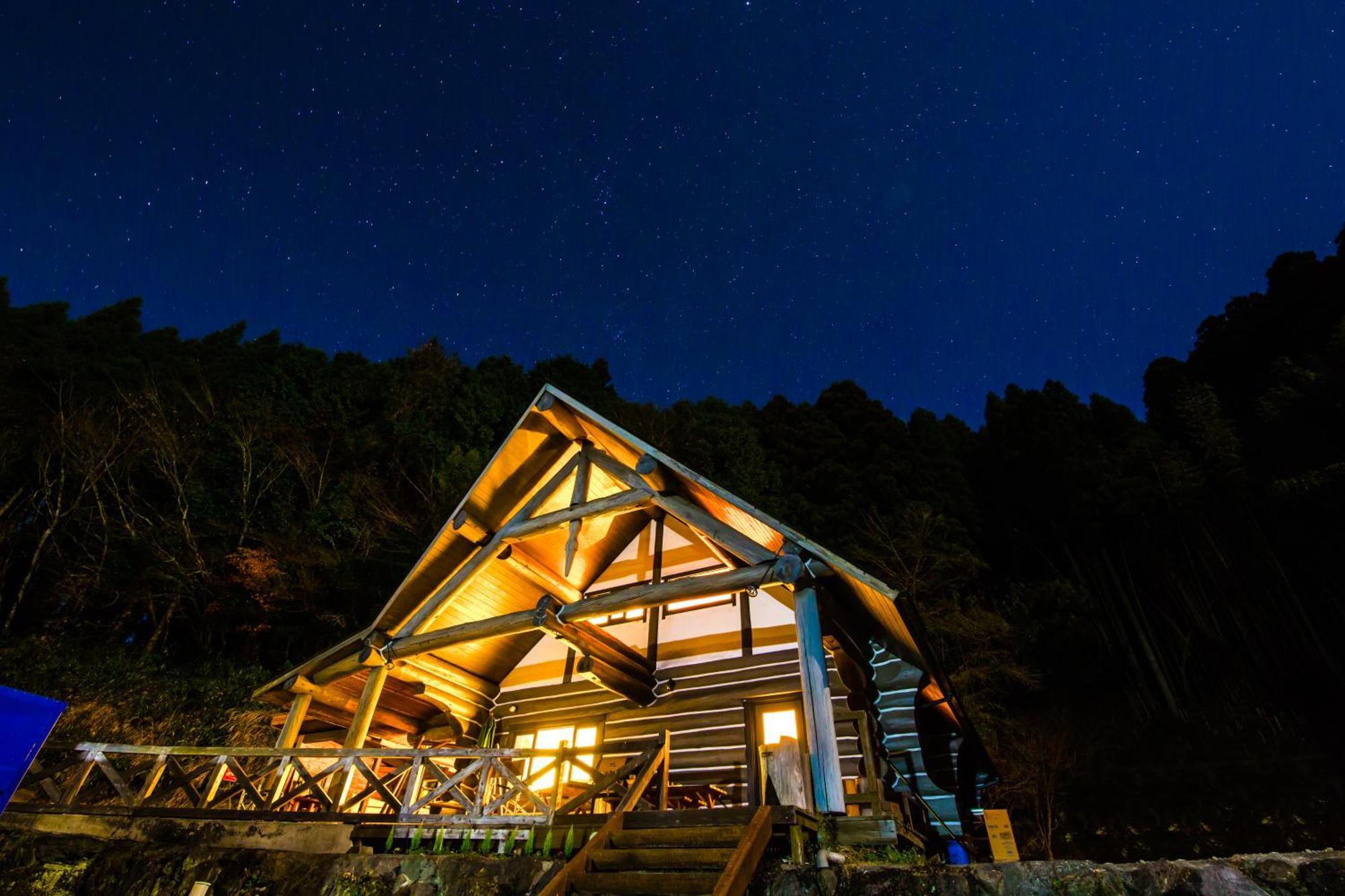 Yufuin Log House No Yado Tom Sawyer Hotel Bagian luar foto