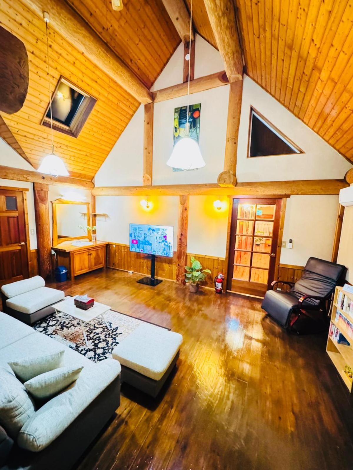 Yufuin Log House No Yado Tom Sawyer Hotel Bagian luar foto