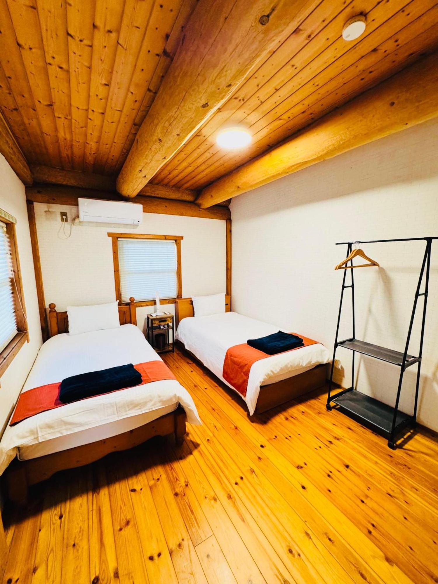 Yufuin Log House No Yado Tom Sawyer Hotel Bagian luar foto