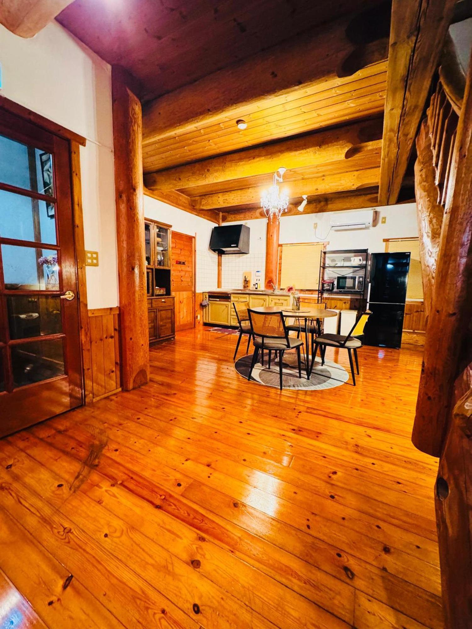 Yufuin Log House No Yado Tom Sawyer Hotel Bagian luar foto