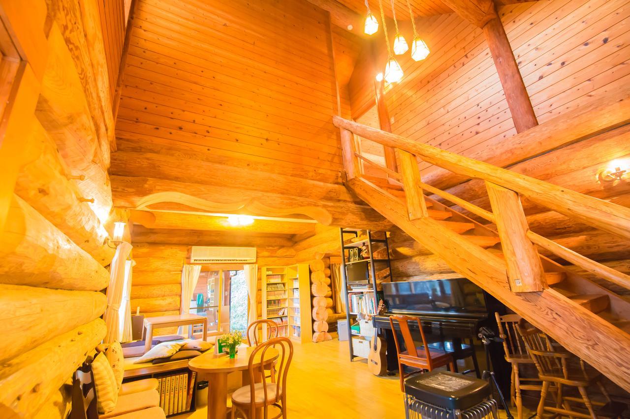 Yufuin Log House No Yado Tom Sawyer Hotel Bagian luar foto